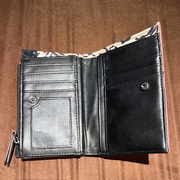 Jessica Simpson Wallet - Picture 3 of 4